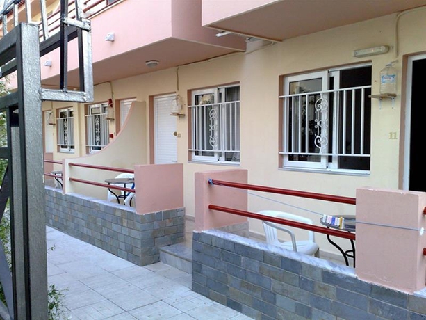 Imagen general del Hotel APARTMENTS ZOUBOULIA. Foto 12