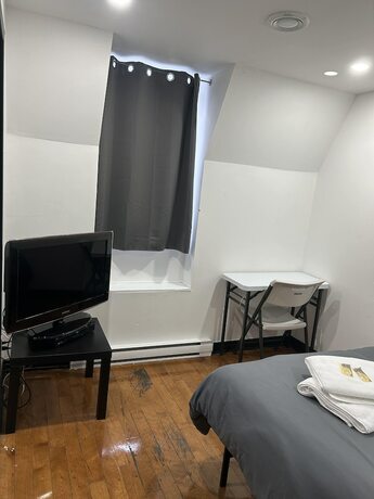 Imagen de la habitación del Hotel APD. Foto 16