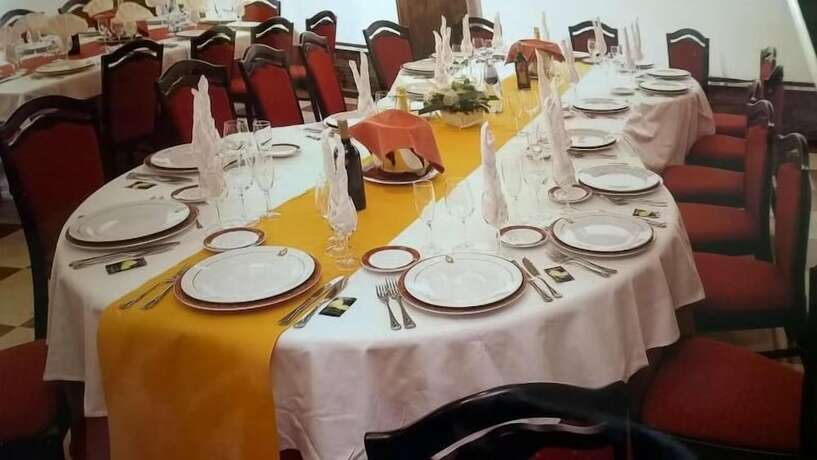 Imagen general del Hotel APH Infanta Mercedes, La Ba&ntilde;eza. Foto 1