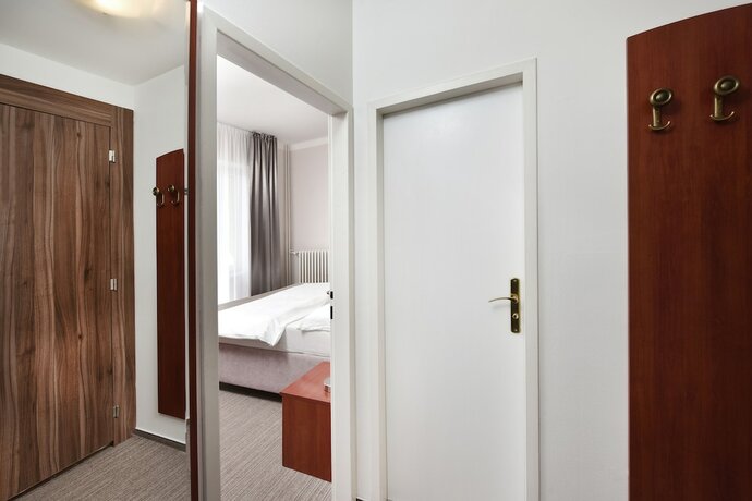 Imagen general del Hotel APLEND Lujza Major. Foto 4