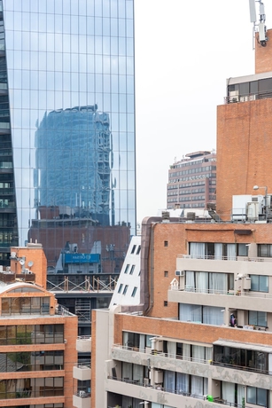 Imagen de la habitación del Hotel APT Serviced Apartments Santiago. Foto 5