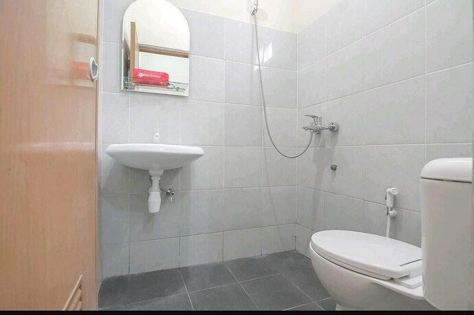 Imagen general del Hotel AQILAKOST n CAFE Gadog Puncak. Foto 8