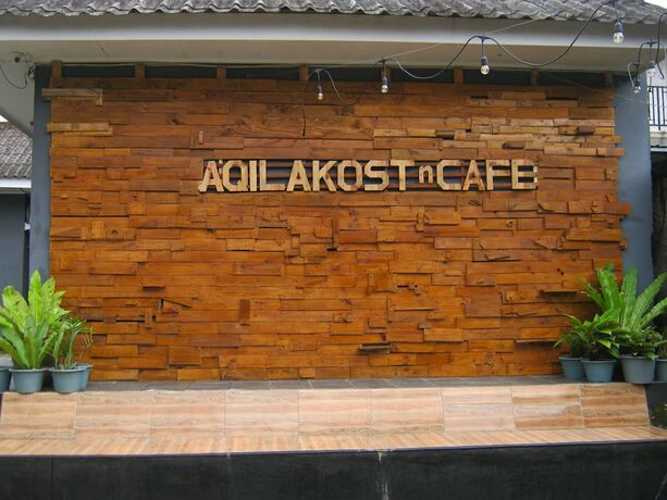 Imagen general del Hotel AQILAKOST n CAFE Gadog Puncak. Foto 10