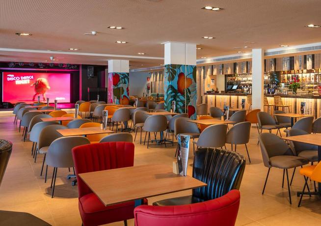 Imagen del bar/restaurante del Hotel AQUA Hotel The Breeze & Spa- Adults Only. Foto 2