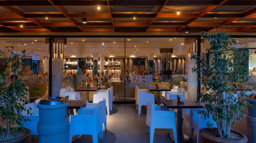 Imagen del bar/restaurante del Hotel AQUA Hotel The Breeze & Spa- Adults Only. Foto 3