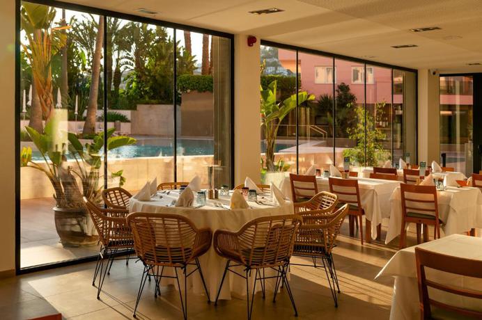 Imagen del bar/restaurante del Hotel AQUA Hotel The Breeze & Spa- Adults Only. Foto 5