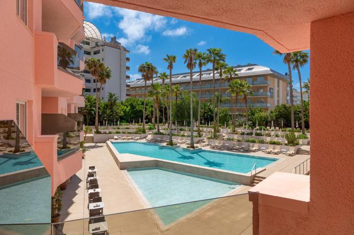 Imagen de la piscina del Hotel AQUA Hotel The Breeze & Spa- Adults Only. Foto 14