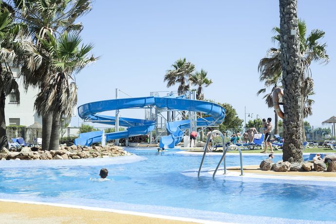 Imagen de la piscina del Hotel AR Almerimar. Foto 21