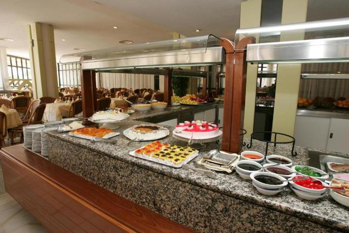 Imagen del bar/restaurante del Hotel AR Almerimar. Foto 6