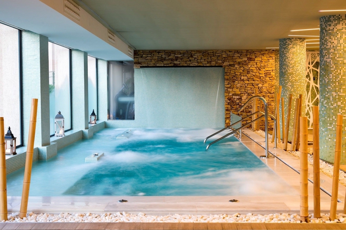 Imagen de la piscina del Hotel AR Golf Almerimar. Foto 14