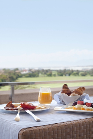 Imagen de la habitación del Hotel AR Golf Almerimar. Foto 5