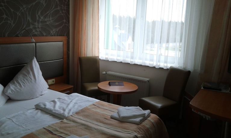 Imagen de la habitación del Hotel ARA Restauracja Club. Foto 17