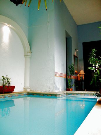 Imagen de la piscina del Hotel ARAGON HOTEL. Foto 10