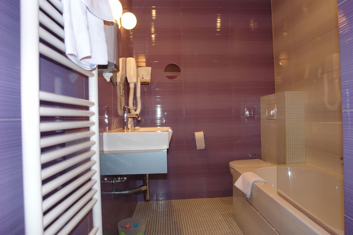 Imagen de la habitación del Hotel ARCANTIS HOTEL SPLENDID. Foto 13