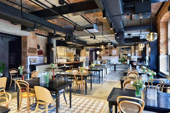 Imagen del bar/restaurante del Hotel ARCHE Dw&oacute;r Uphagena Gdańsk. Foto 3