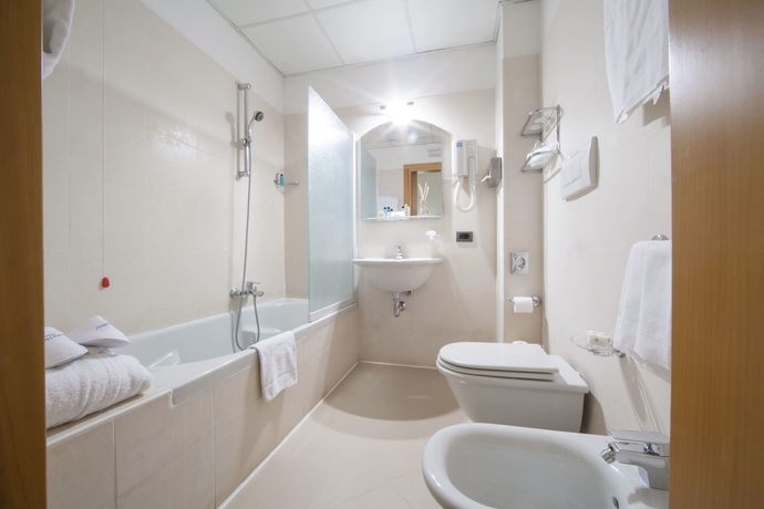 Imagen de la habitación del Hotel ARIOSTO, Milán. Foto 9