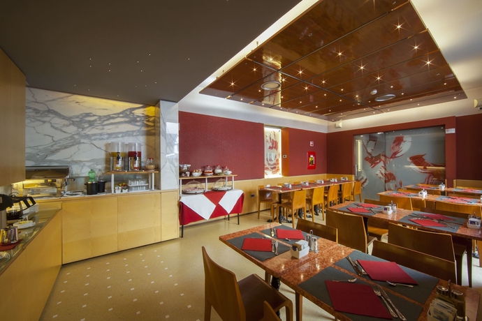 Imagen del bar/restaurante del Hotel ARIOSTO, Milán. Foto 4