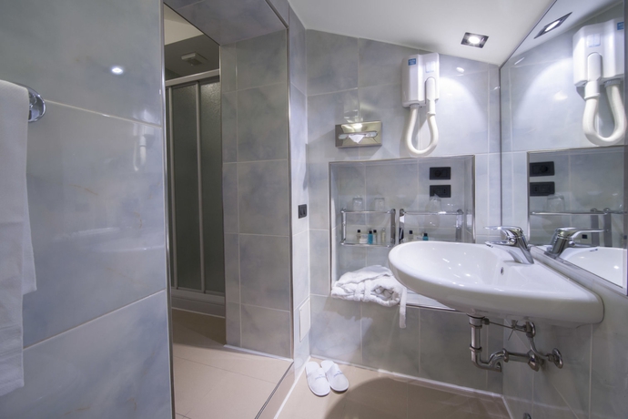 Imagen de la habitación del Hotel ARIOSTO, Milán. Foto 12