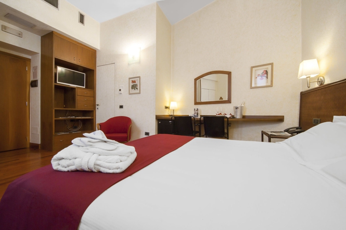 Imagen de la habitación del Hotel ARIOSTO, Milán. Foto 13