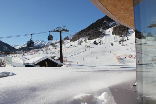 Imagen general del Hotel ARLMONT. Foto 12