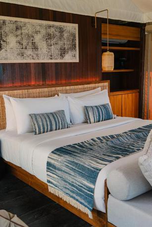 Imagen de la habitación del Hotel ARNA Suites and Ocean Lounge. Foto 4