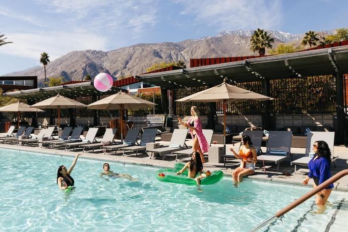 Imagen de la piscina del Hotel ARRIVE Palm Springs. Foto 8