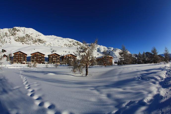 Imagen de los exteriores del Hotel ART FURRER. Foto 9