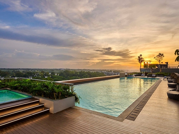 Imagen de la piscina del Hotel ARTOTEL Living World Grand Wisata Bekasi. Foto 15