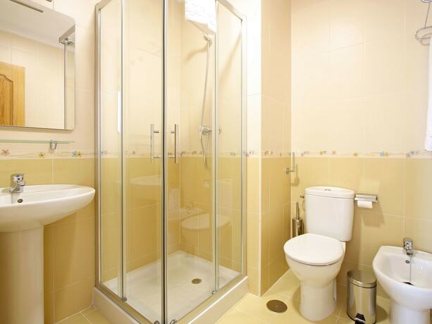 Imagen de la habitación del Hotel AReH Apartamentos. Foto 16