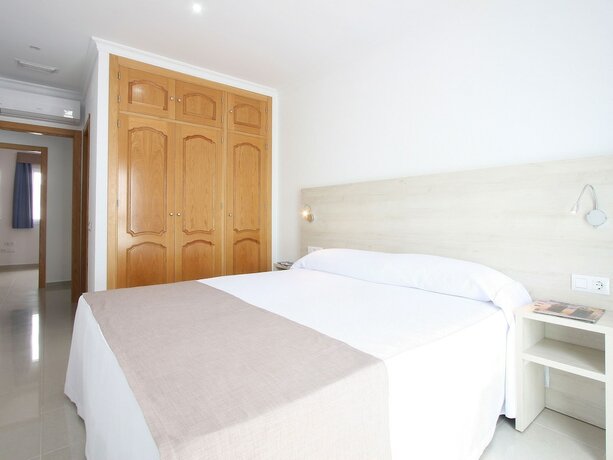 Imagen de la habitación del Hotel AReH Apartamentos. Foto 18