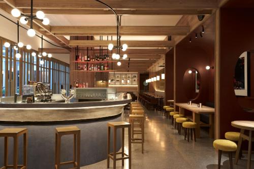 Imagen del bar/restaurante del Hotel ASAI BANGKOK CHINATOWN. Foto 6