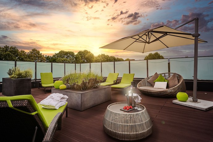 Imagen de la piscina del Hotel ASAM, Straubing. Foto 18