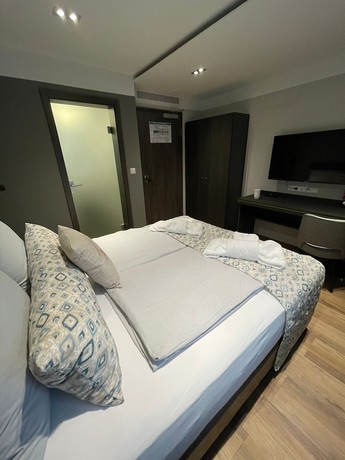 Imagen de la habitación del Hotel ASD. Foto 3