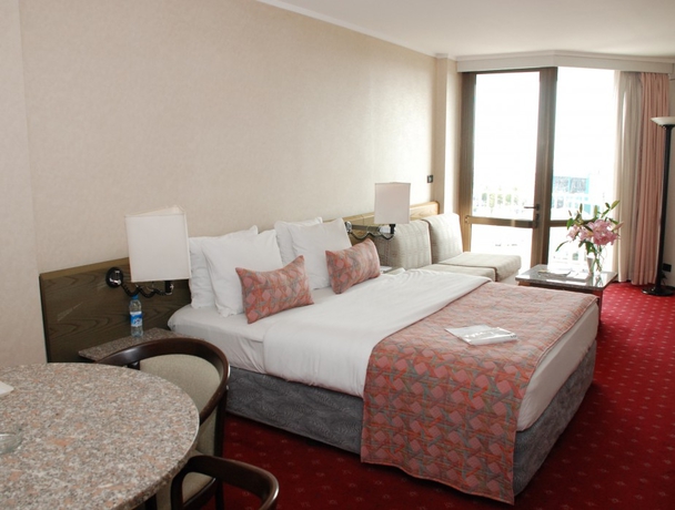 Imagen general del Hotel ATAKOY MARINA. Foto 2