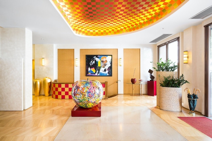 Imagen de los interiores del Hotel ATALA HOTEL CHAMPS ELYSEES. Foto 19