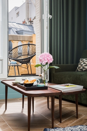 Imagen de la habitación del Hotel ATALA HOTEL CHAMPS ELYSEES. Foto 14