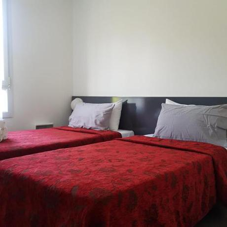 Imagen de la habitación del Hotel ATH. Foto 6