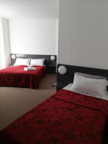 Imagen de la habitación del Hotel ATH. Foto 8