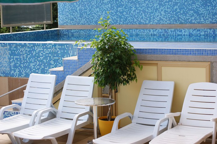 Imagen de la piscina del Hotel ATM Centre. Foto 7
