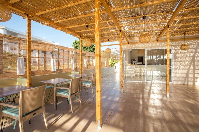 Imagen general del Hotel ATMA BEACH ROOMS and SUITES. Foto 1
