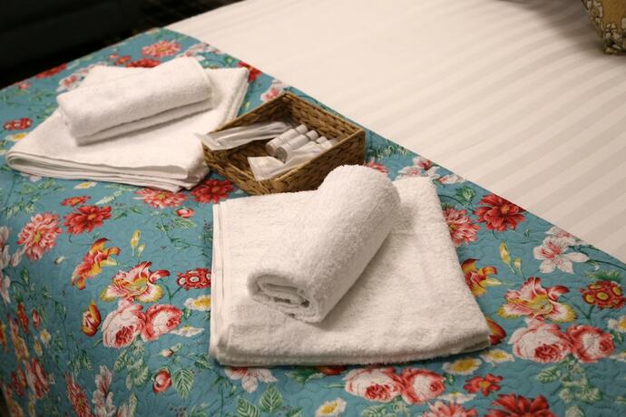 Imagen de la habitación del Hotel ATZandH Inn. Foto 13