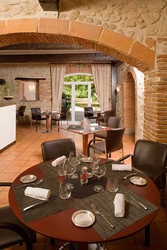 Imagen del bar/restaurante del Hotel AUBERGE DU ROUA. Foto 2