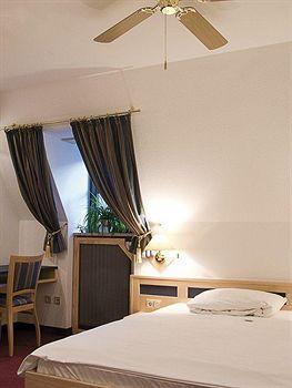 Imagen de la habitación del Hotel AUGSBURGERHOF. Foto 3