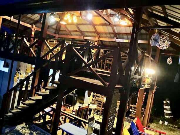 Imagen del bar/restaurante del Hotel AURA Marina Sands Beach Resort. Foto 19