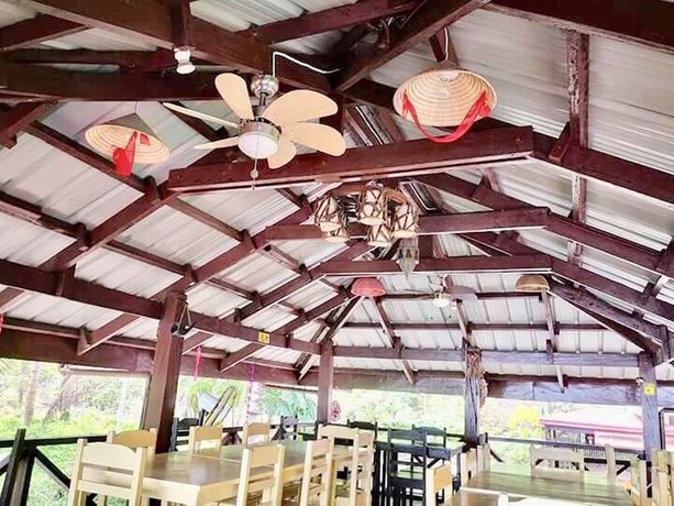 Imagen del bar/restaurante del Hotel AURA Marina Sands Beach Resort. Foto 21