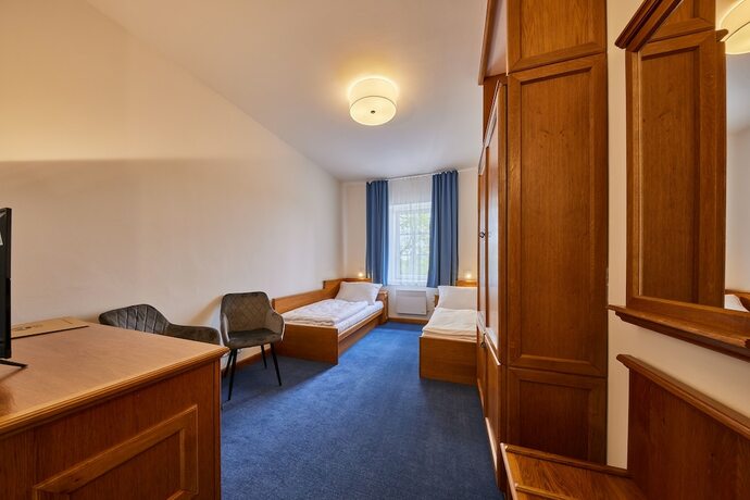 Imagen de la habitación del Hotel AURI. Foto 13