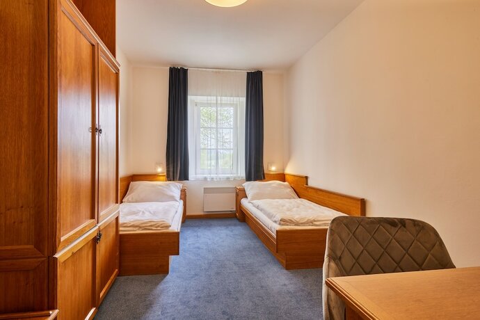 Imagen de la habitación del Hotel AURI. Foto 17