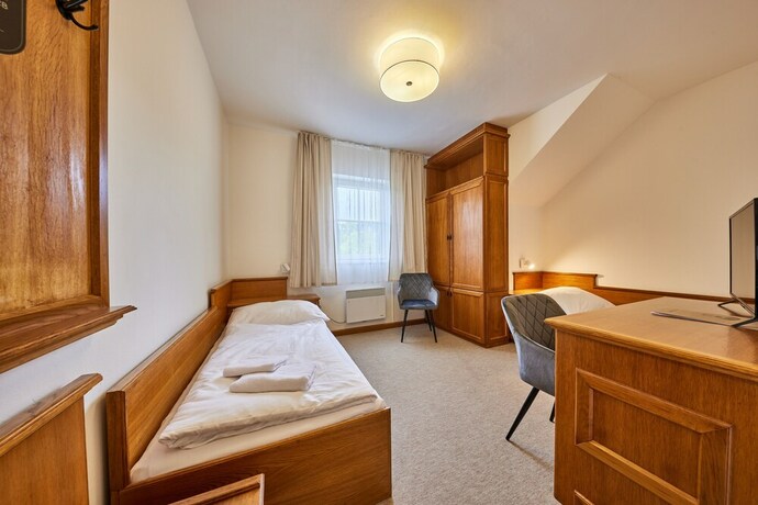 Imagen de la habitación del Hotel AURI. Foto 20