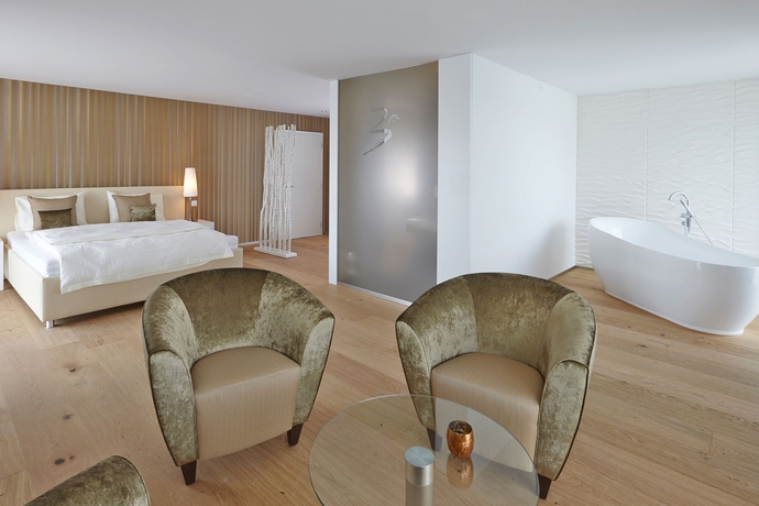 Imagen de la habitación del Hotel AVA. Foto 9