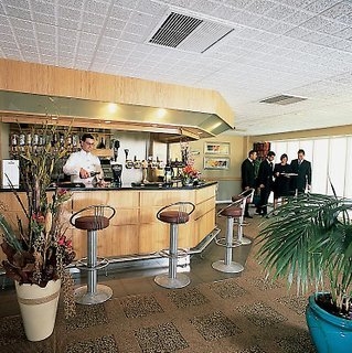 Imagen del bar/restaurante del Hotel AVANT. Foto 2